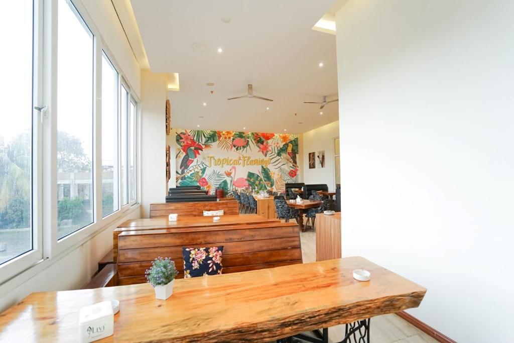 Deli Hotel Μεντάν Εξωτερικό φωτογραφία