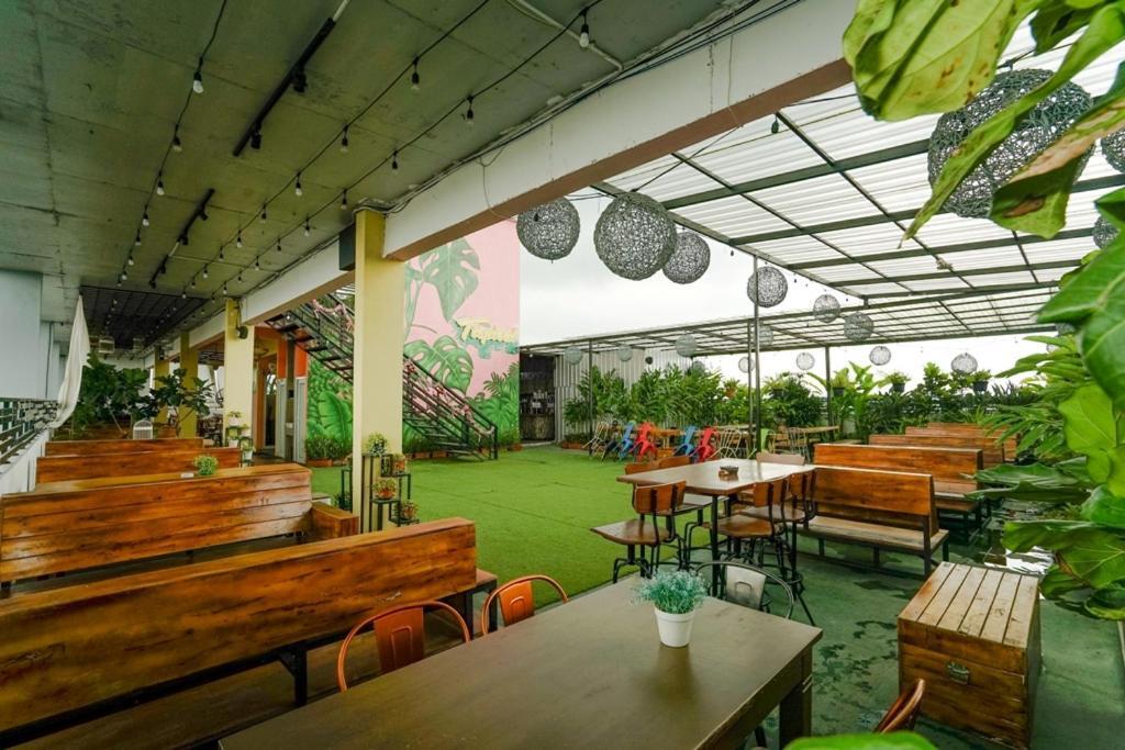 Deli Hotel Μεντάν Εξωτερικό φωτογραφία